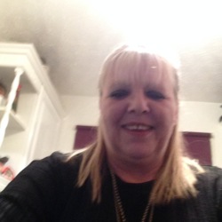 Kerrie is looking for singles for a date
