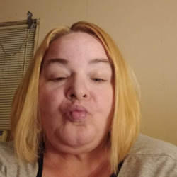 Doreen is looking for singles for a date